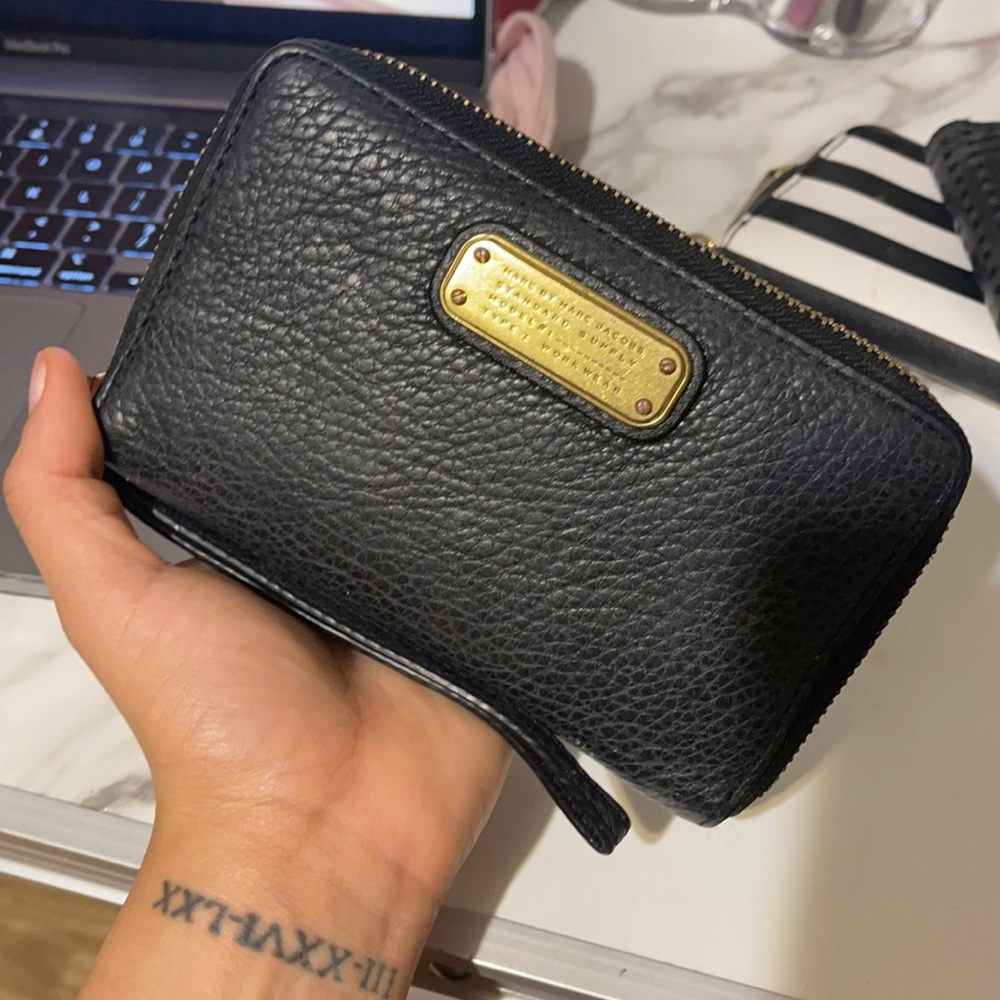 Marc Jacobs zip wallet